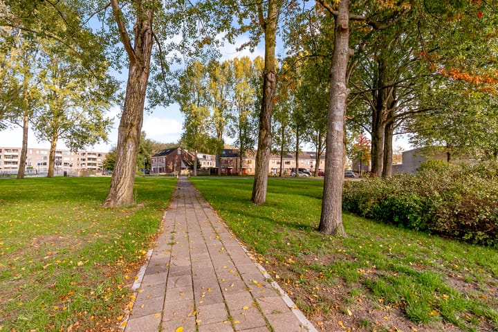 Foto 64 van Alban Bergstraat 2