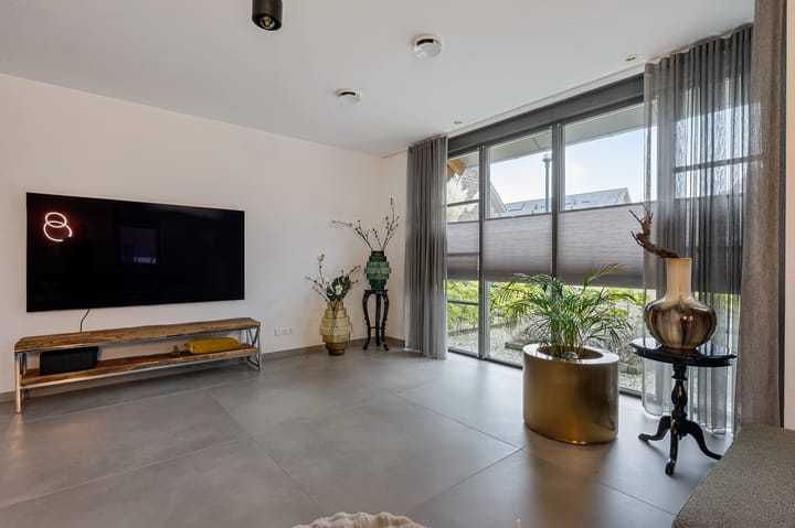 Photo 5 of Vlaserf 8