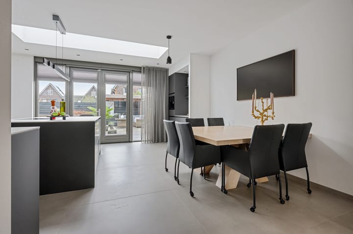 Photo 9 of Vlaserf 8