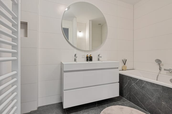 Photo 23 of Vlaserf 8