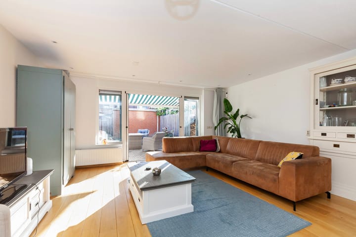 Foto 2 van Purperreiger 17