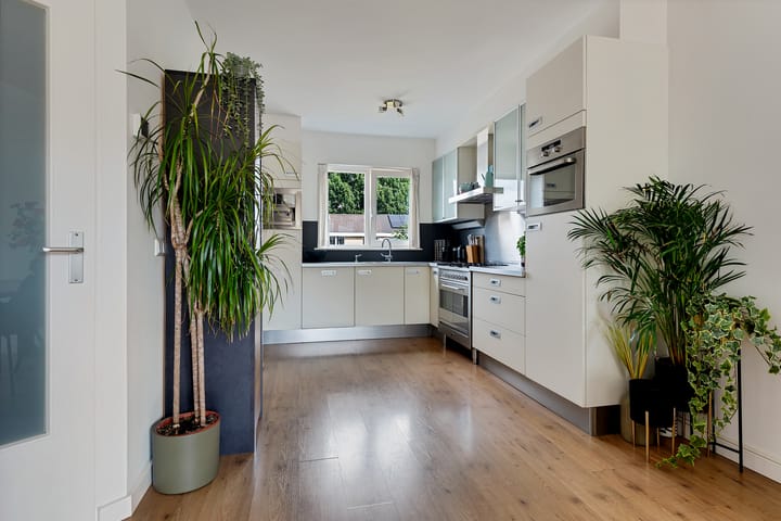 Photo 13 of Generaal Linckerslaan 30