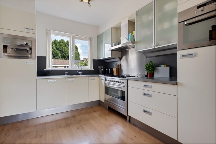 Photo 14 of Generaal Linckerslaan 30