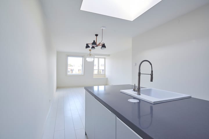 Photo 2 of Eerste Jan van der Heijdenstraat 46-5