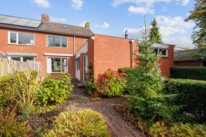 Photo 2 of Plantsoenstraat 7