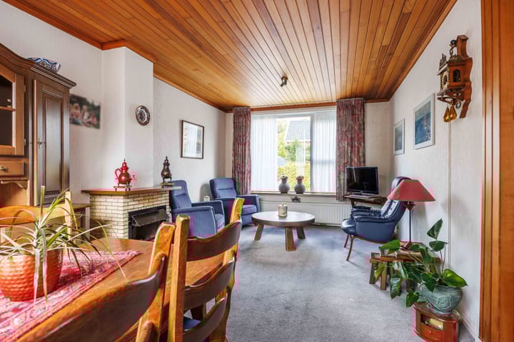 Photo 10 of Plantsoenstraat 7