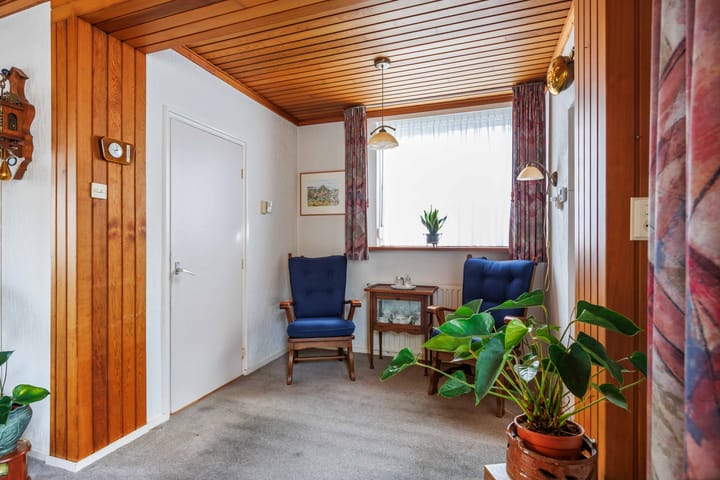 Photo 12 of Plantsoenstraat 7