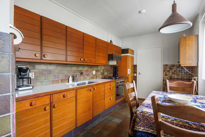 Photo 14 of Plantsoenstraat 7