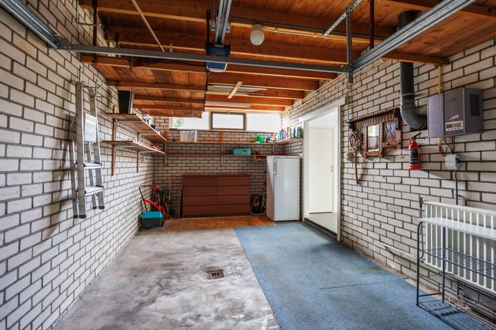 Photo 19 of Plantsoenstraat 7