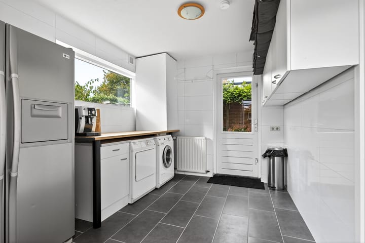 Photo 13 of Zuid Esmarkerrondweg 78