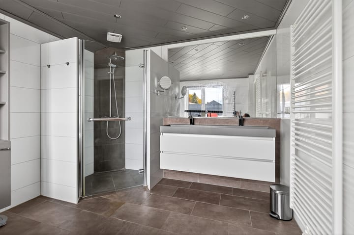 Photo 27 of Zuid Esmarkerrondweg 78