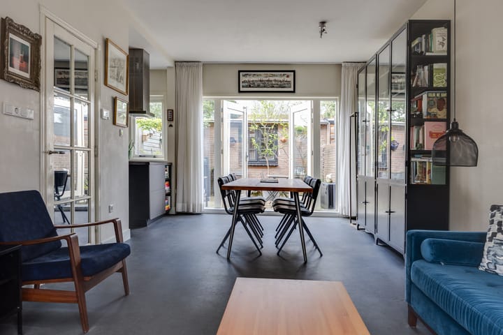 Photo 2 of Leeghwaterstraat 97