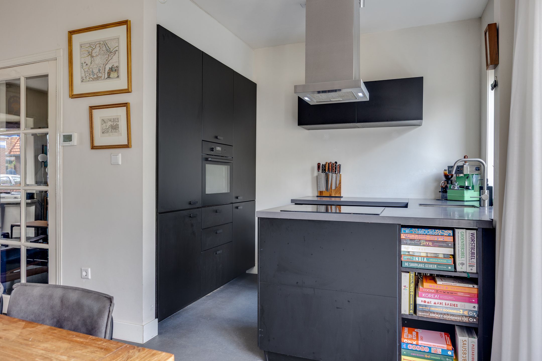 Photo 9 of Leeghwaterstraat 97