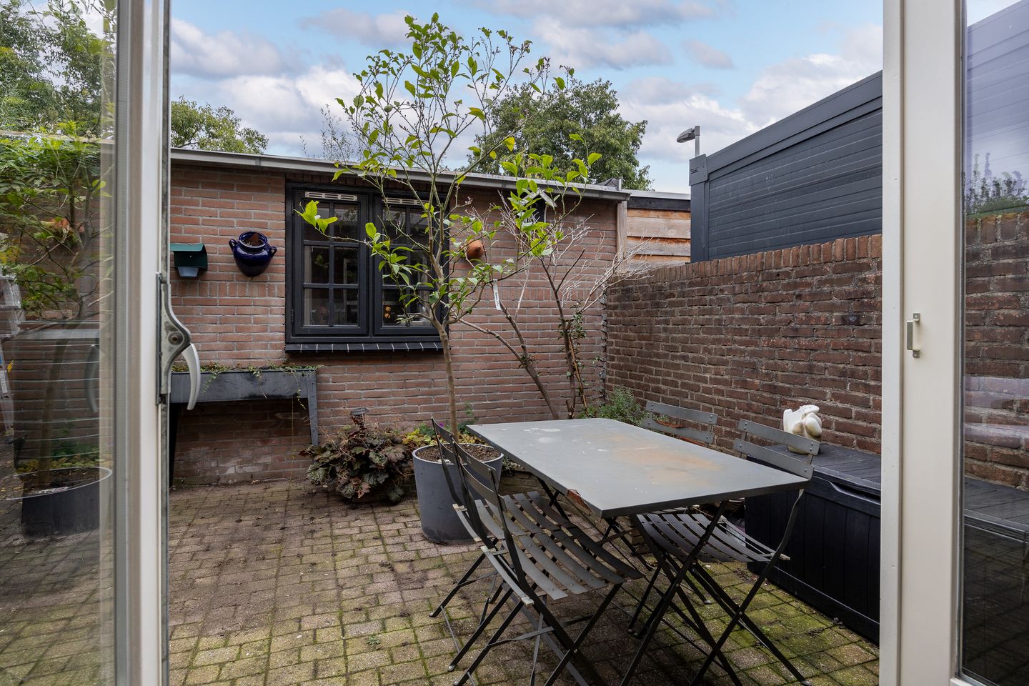 Photo 10 of Leeghwaterstraat 97