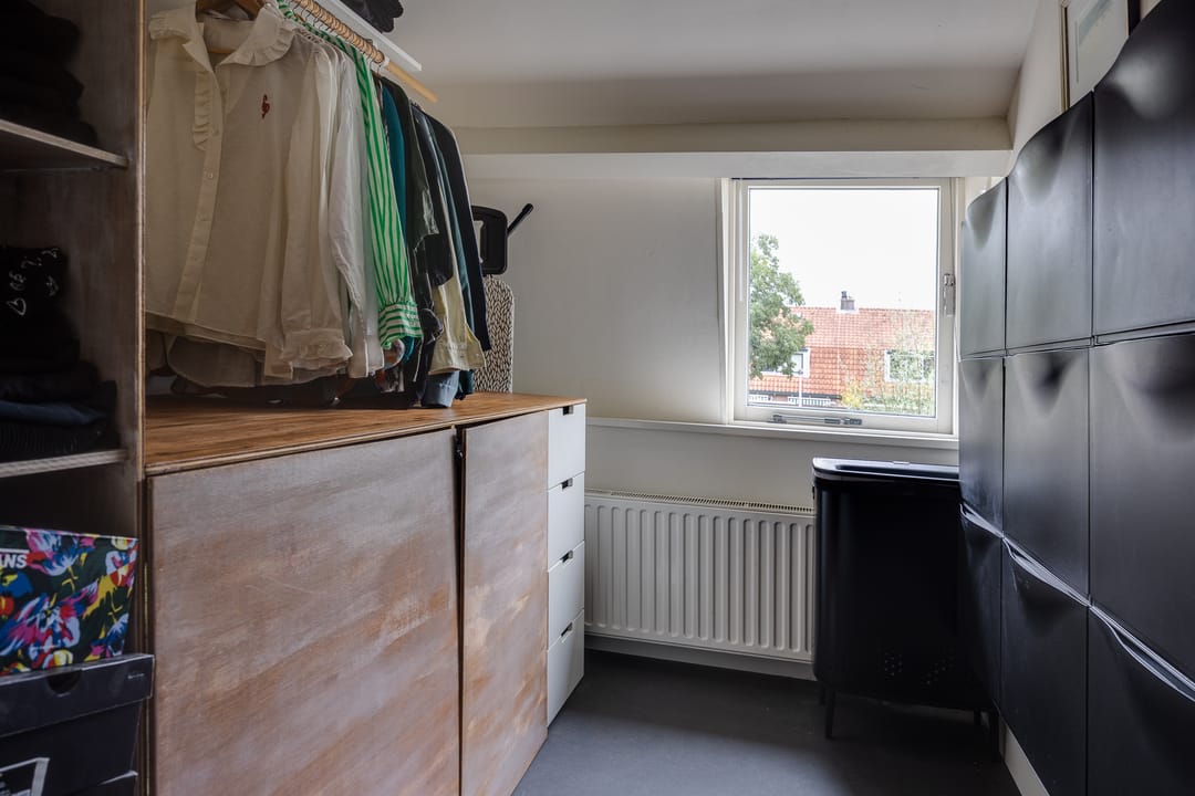 Photo 22 of Leeghwaterstraat 97