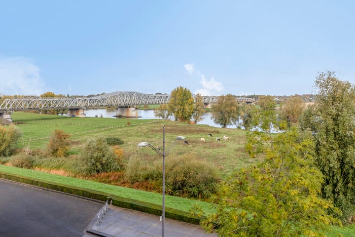 Foto 21 van Schout van Doernestraat 34