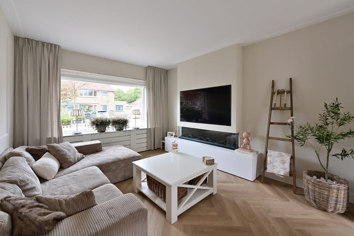 Photo 2 of Van Galenlaan 1