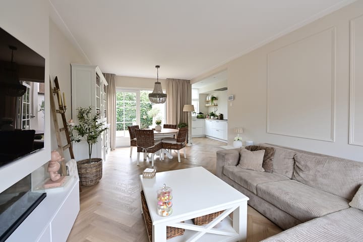 Photo 3 of Van Galenlaan 1