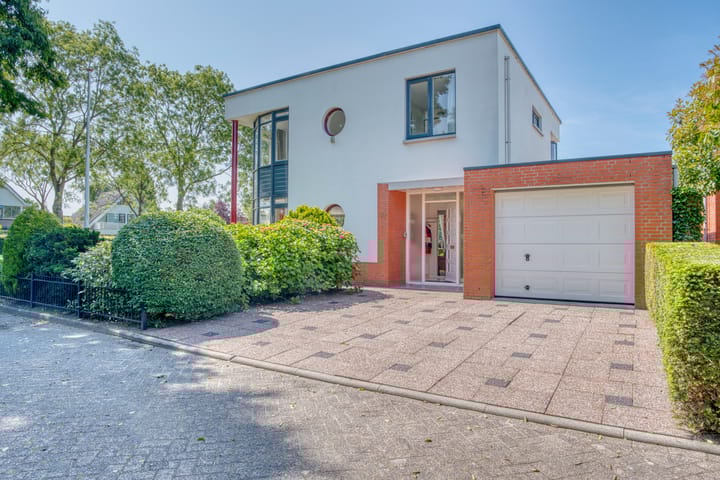 Foto 42 van Agnes Bartoutslaan 11