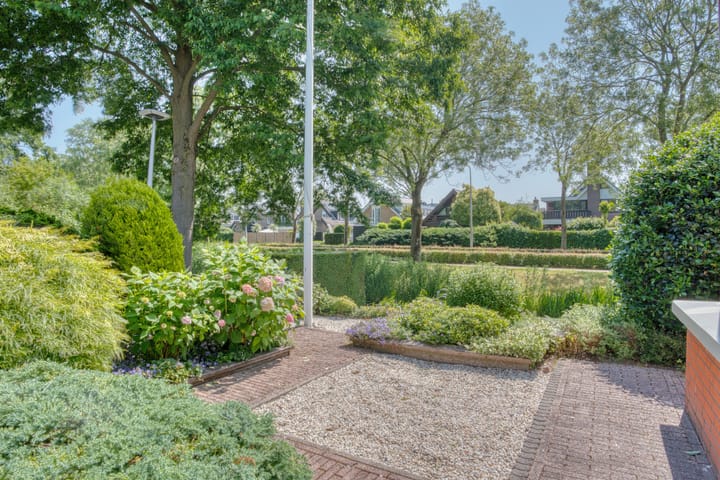 Foto 55 van Agnes Bartoutslaan 11