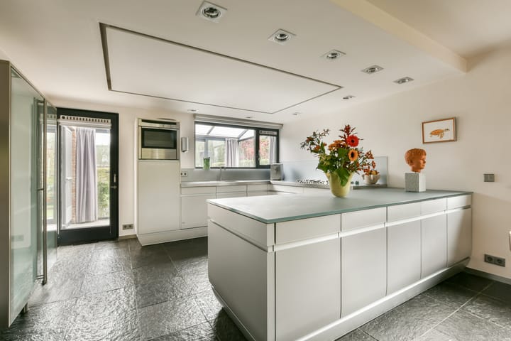 Photo 11 of Middelweg 52