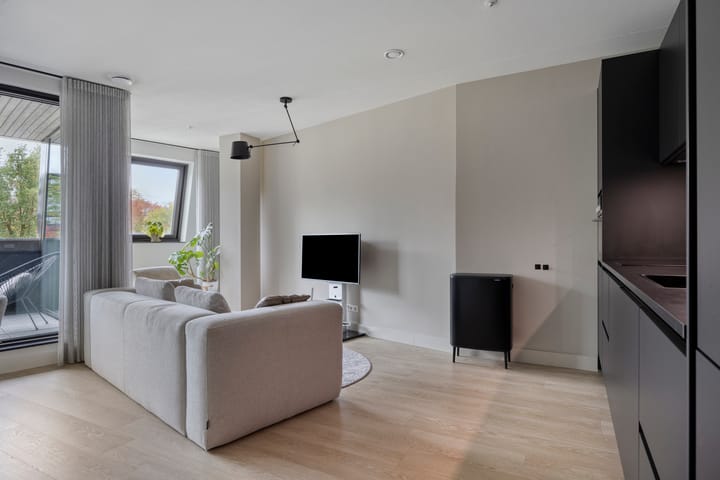 Photo 11 of Vincent van den Heuvellaan 33