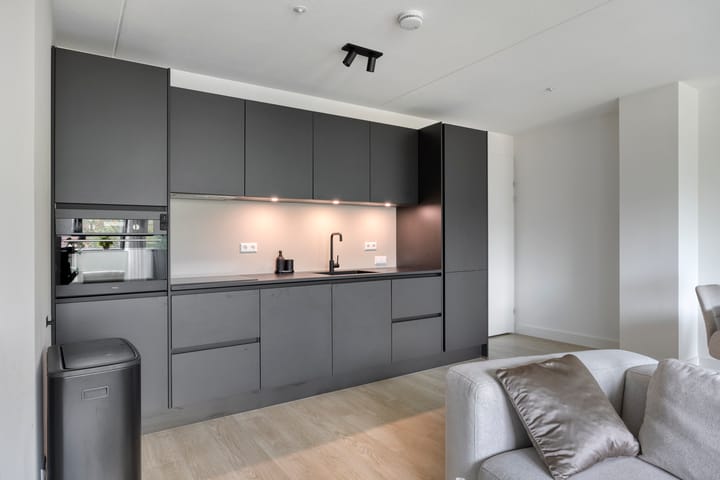 Photo 17 of Vincent van den Heuvellaan 33