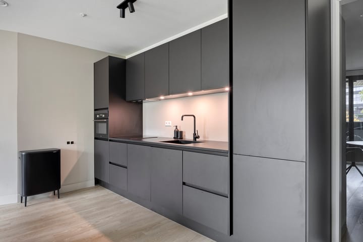 Photo 18 of Vincent van den Heuvellaan 33