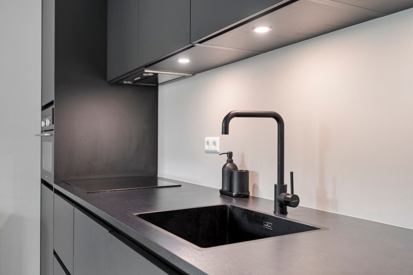 Foto 19 van Vincent van den Heuvellaan 33