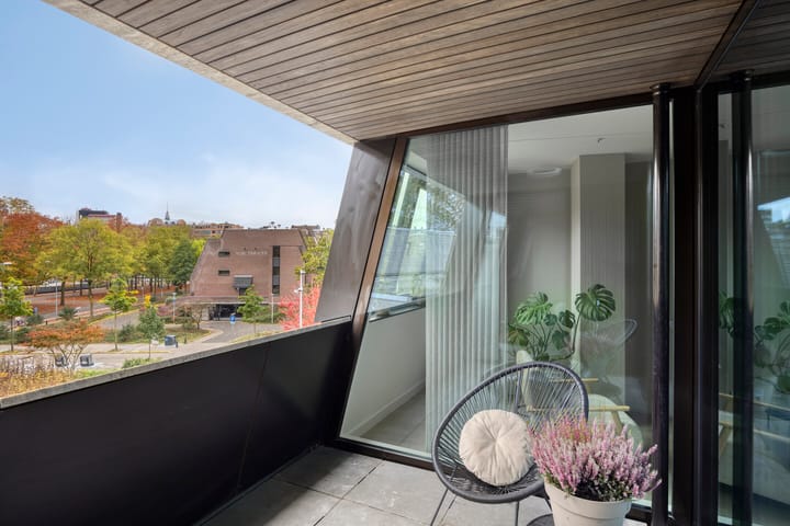 Photo 23 of Vincent van den Heuvellaan 33