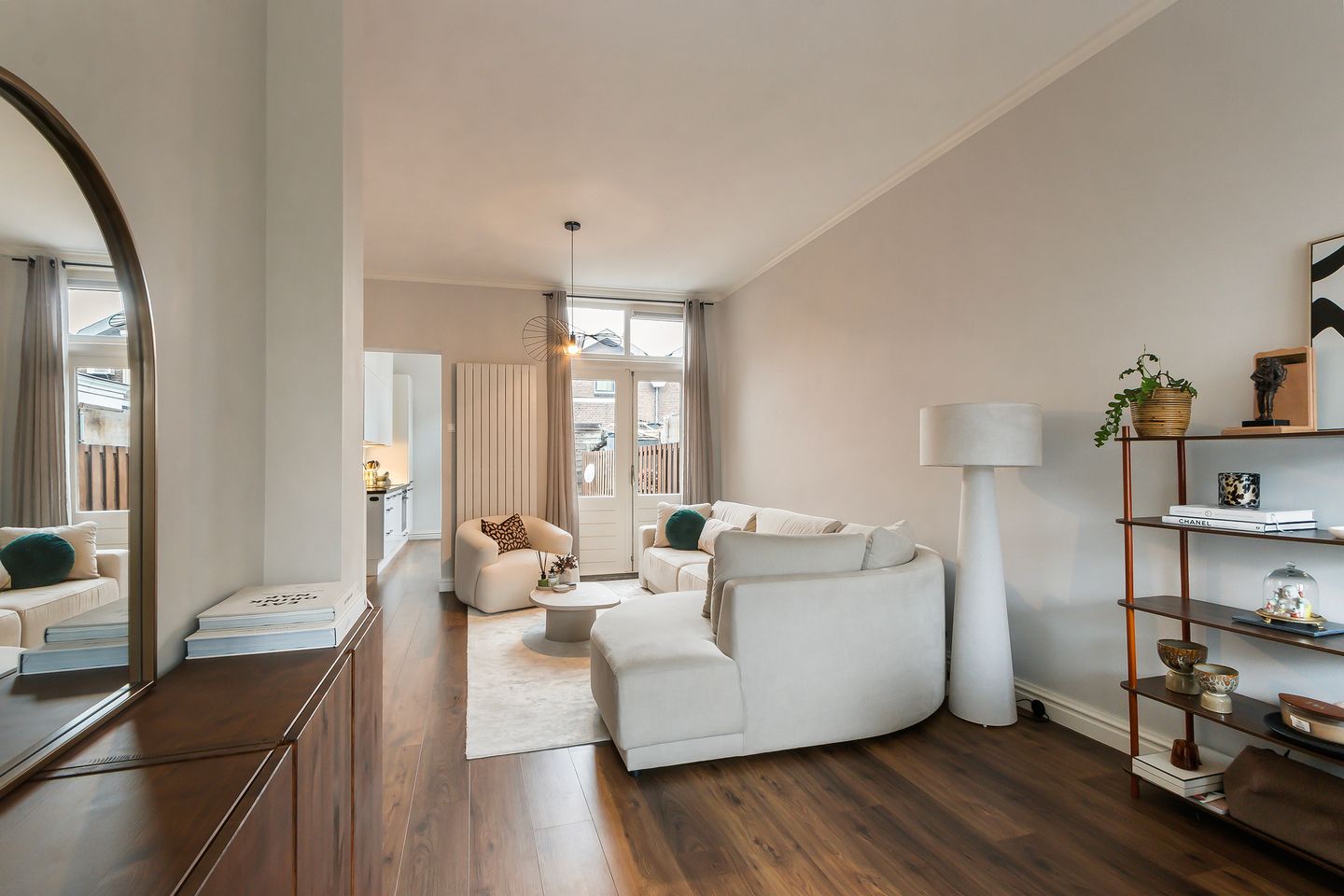 Photo 10 of Huygensstraat 7
