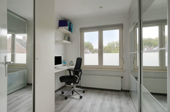 Foto 12 van Bernhardlaan 15