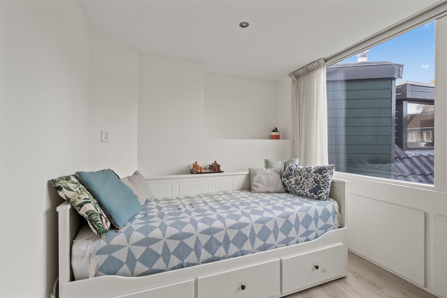 Photo 35 of Adelboldstraat 2