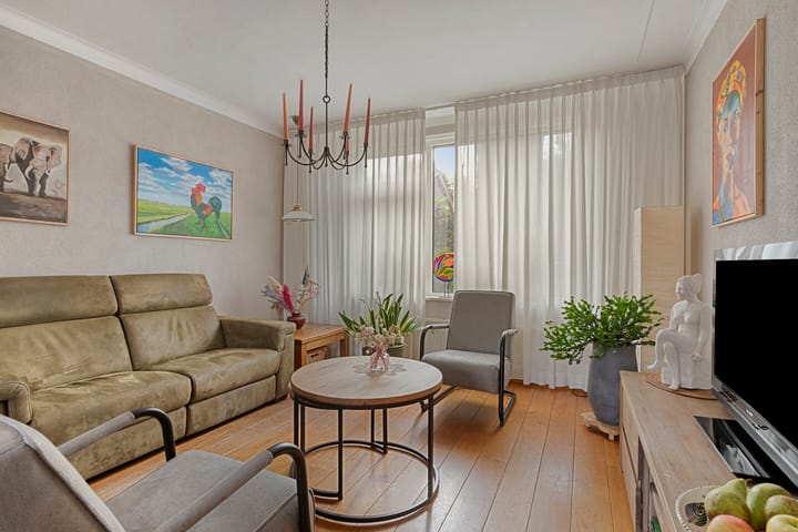 Photo 4 of Bisonstraat 32