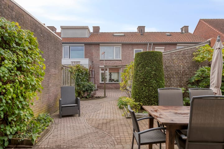 Foto 28 van Bisonstraat 32