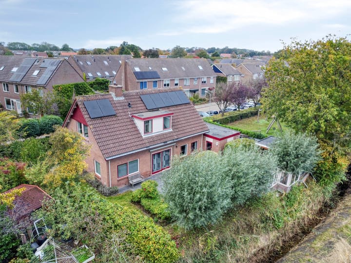 Photo 9 of Bisschopstraat 37