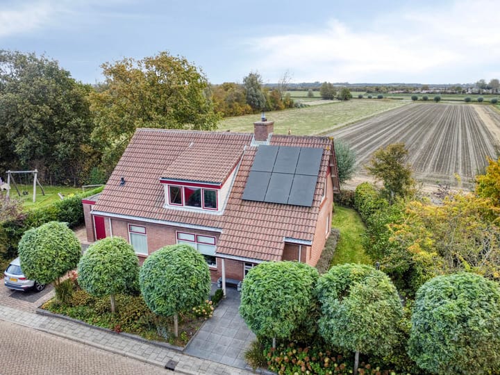 Photo 48 of Bisschopstraat 37