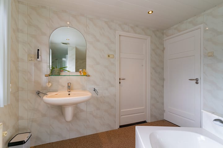 Foto 23 van Looiwinkelstraat 30