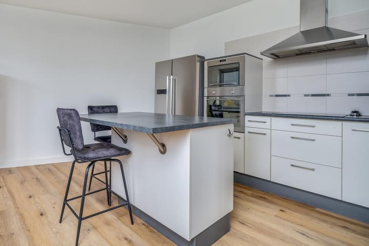 Photo 7 of Theseusstraat 147