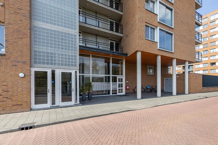 Photo 21 of Theseusstraat 147