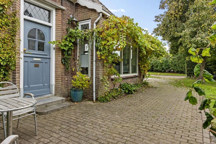 Photo 6 of Schoolstraat 2