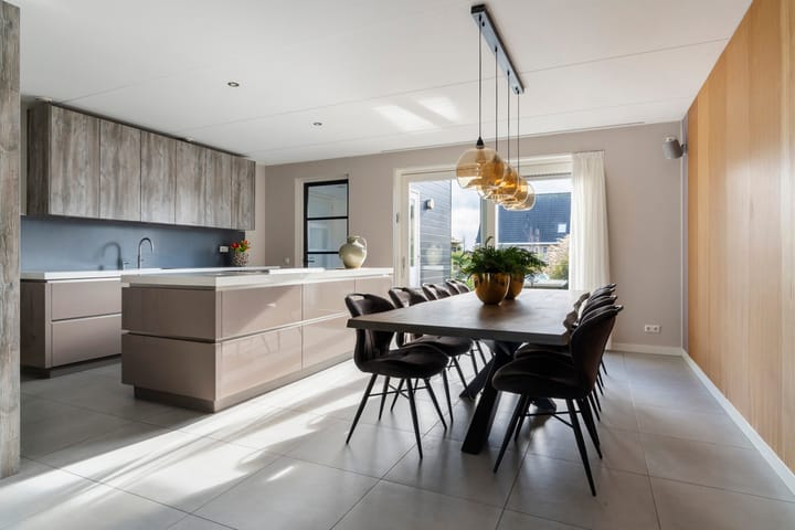 Photo 3 of Dyksfeart 21