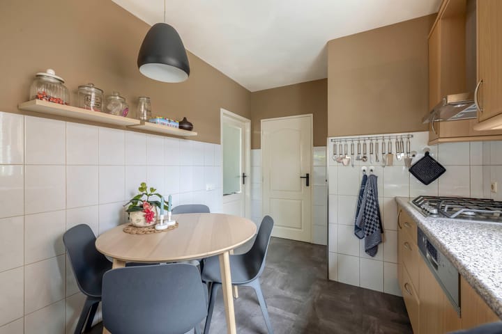 Foto 8 van Busstraat 5