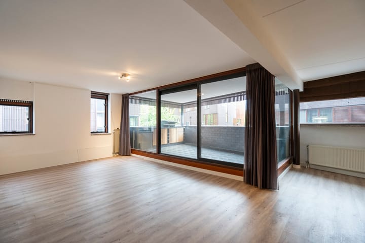 Foto 2 van Dotterbloem 14