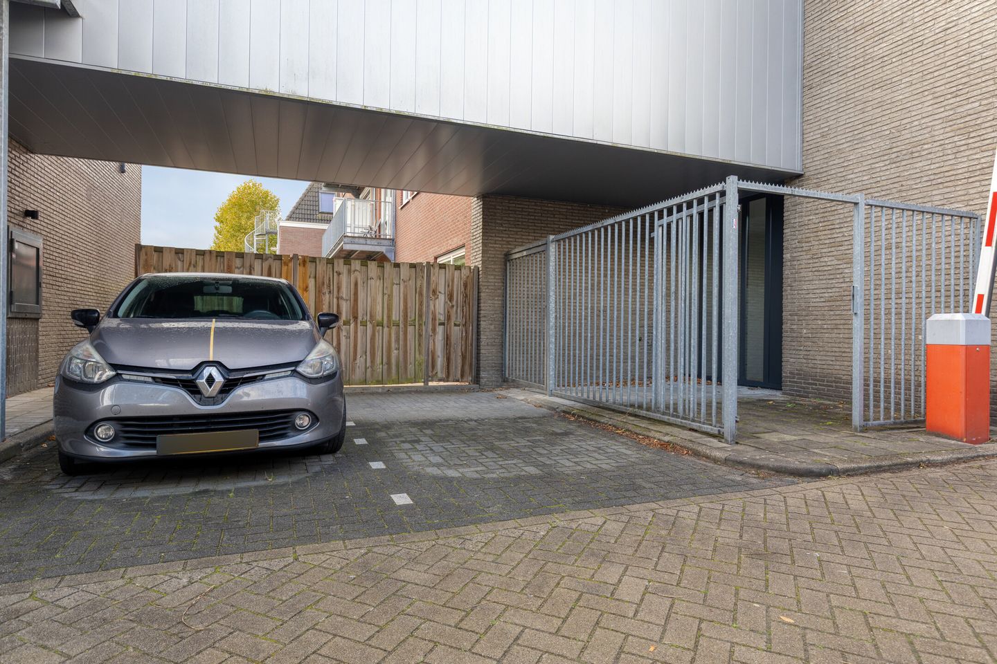 Foto 19 van Hoofdweg 678-C