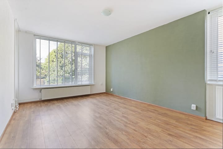 Photo 2 of Schaepmanstraat 57