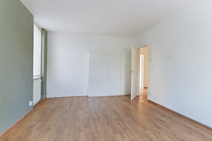 Photo 4 of Schaepmanstraat 57