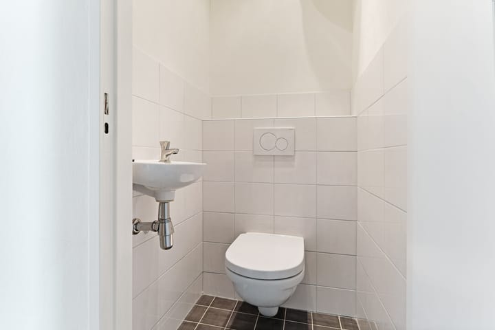 Photo 9 of Schaepmanstraat 57