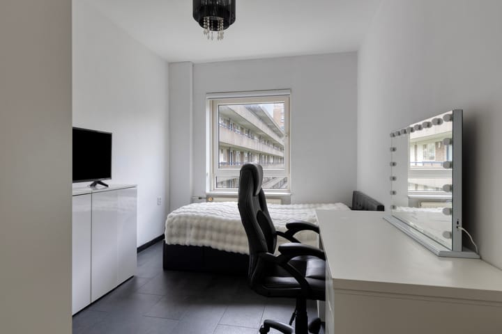 Foto 23 van Aert van Neslaan 411