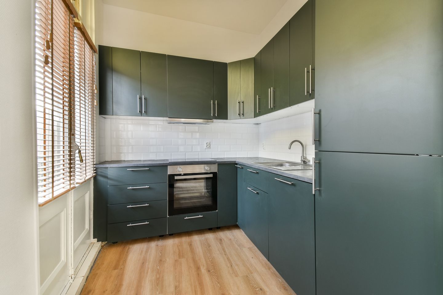 Photo 10 of Frans van Mierisstraat 27-2